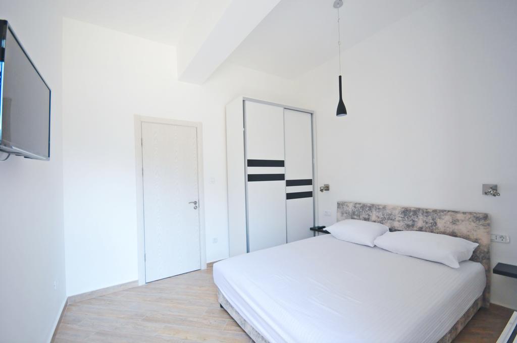 Sea Breeze Lux Apartments Budva Extérieur photo