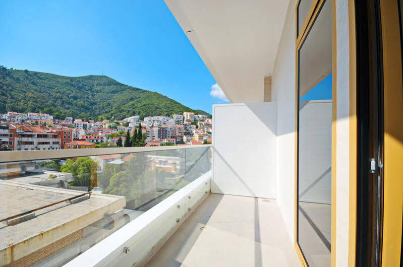 Sea Breeze Lux Apartments Budva Extérieur photo